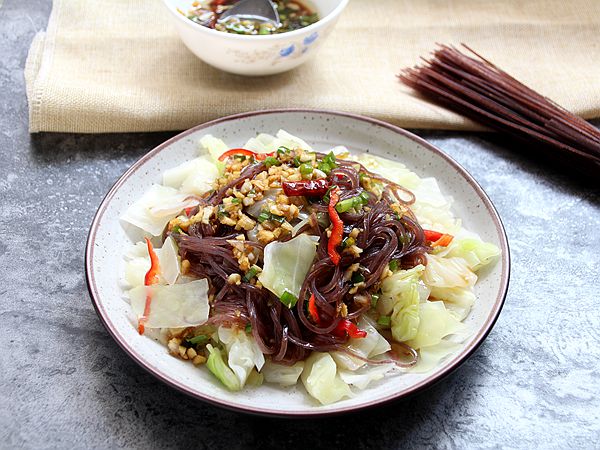 Cabbage Mixed with Purple Sweet Potato Vermicelli recipe