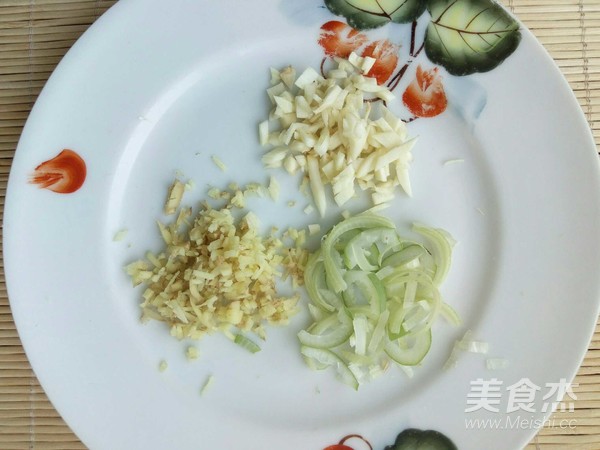 Fried Shrimp with Tomato and Egg recipe