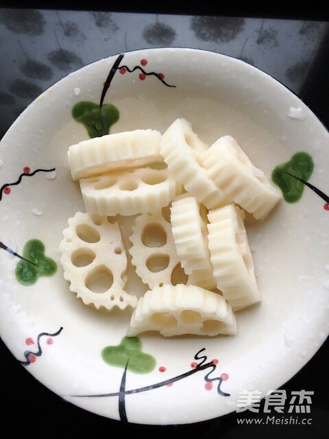 Lotus Root Big Bone Soup recipe