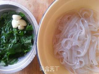 Sweet Potato Vermicelli with Celery Leaves recipe