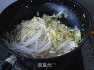 Fried Noodles with Rutabaga recipe