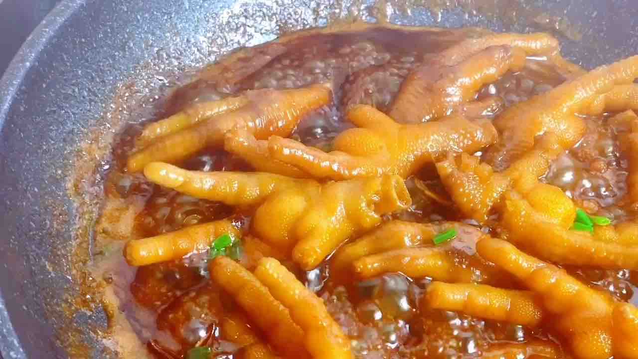 The Chicken Feet are Fragrant and Soft, Delicious to The Cd recipe