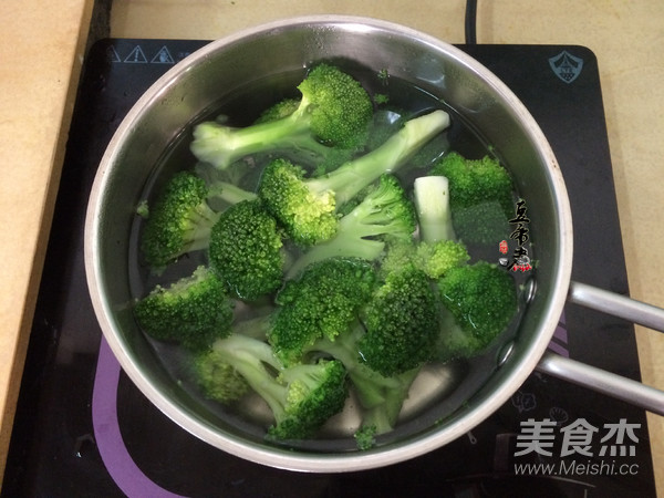 Splashing Broccoli recipe