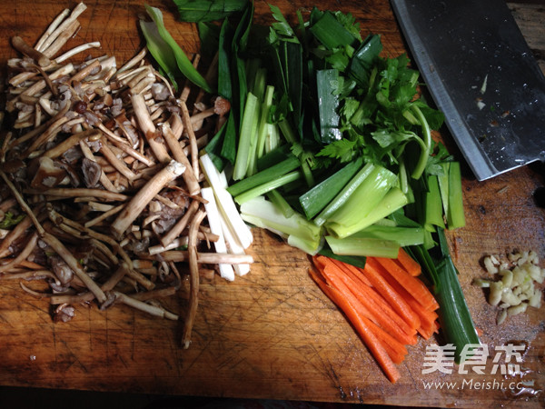 Stir-fried Tea Tree Mushroom recipe