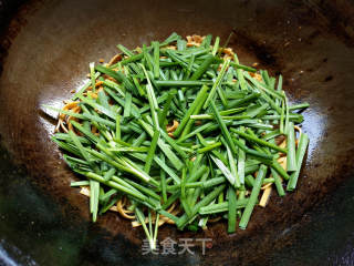 Stir-fried Bean Curd with Leek recipe