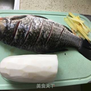 Crucian Carp Soup with Creamy Milk recipe
