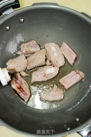 【squid Braised Pork Ribs】--encounter of Seafood and Meat recipe