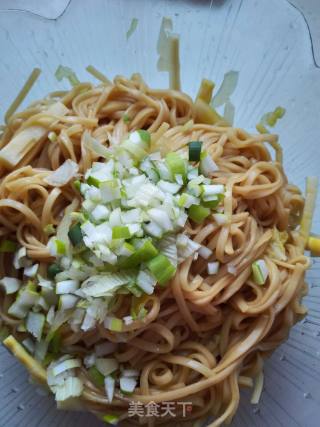 Nutritious Oil Splashed Noodles recipe