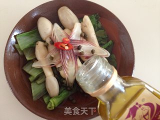 Steamed Leg Mushrooms with Pepper Flavored Minghe recipe