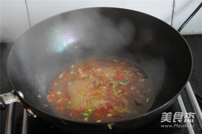 Steamed Crucian Carp with Chopped Chili recipe