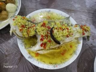 Steamed Sea Bass with Chopped Pepper and Garlic recipe