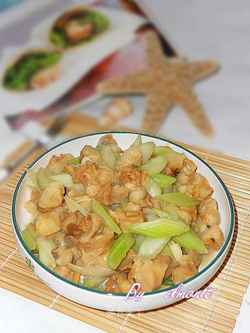 Stir-fried Dongfeng Conch with Celery recipe