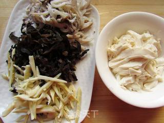 Hot and Sour Seafood Soup recipe