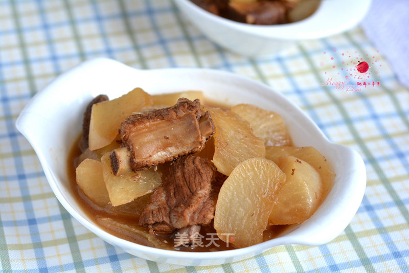 Braised Pork Ribs with White Radish recipe