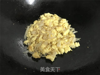 Scrambled Eggs with Onions recipe