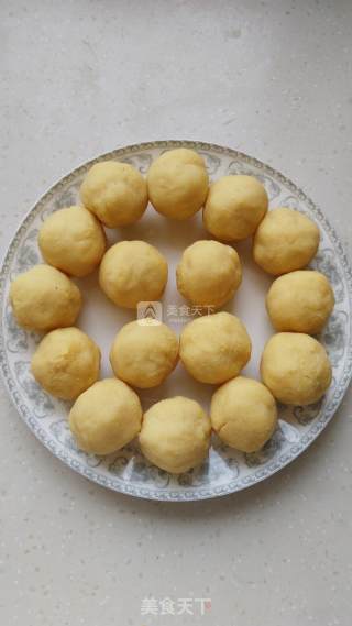 Cheese and Mung Bean Paste Mooncakes recipe