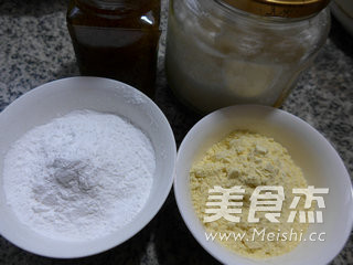 Osmanthus Cornmeal Glutinous Rice Cake recipe