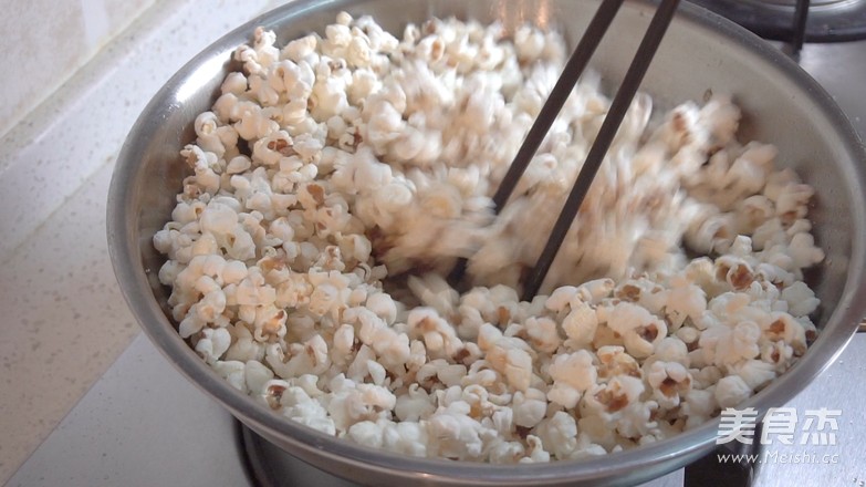 Homemade Caramel Popcorn recipe