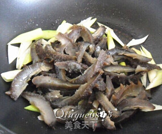 Braised Sea Cucumber with Abalone Sauce and Green Onion recipe