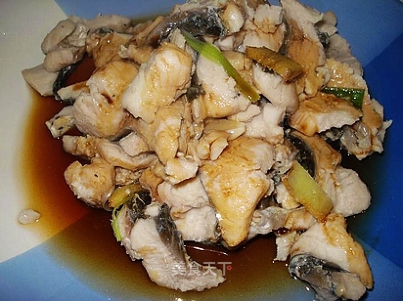 Mushroom Soup with Grass Carp Fillet recipe