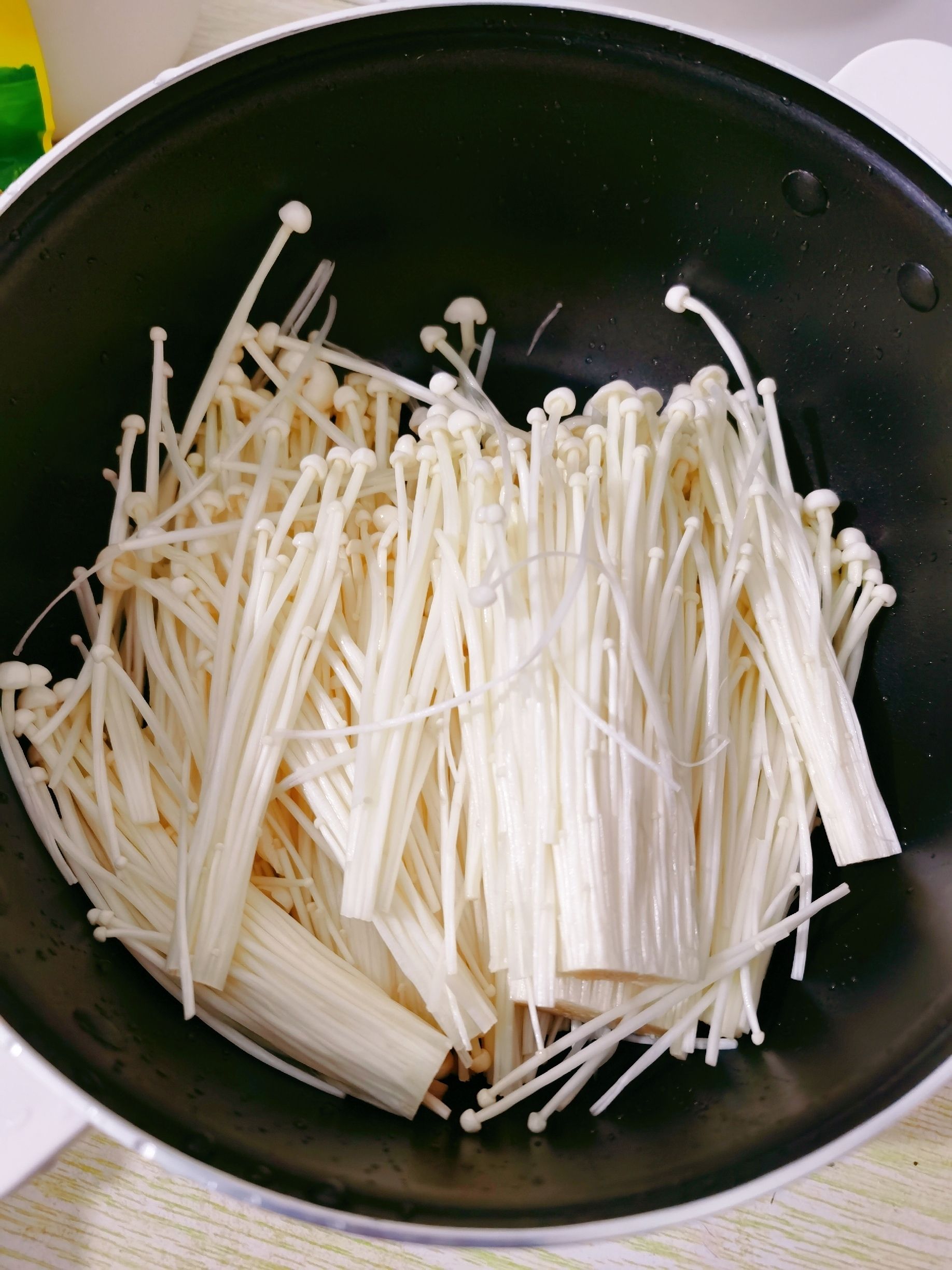 Roasted Enoki Mushrooms with Garlic recipe