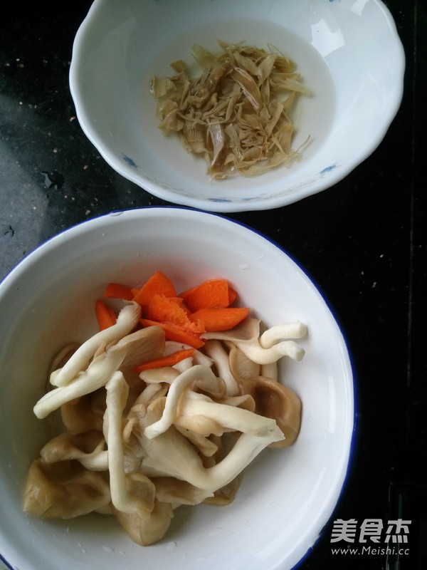 Dried Bamboo Shoots and Mushroom Soup recipe