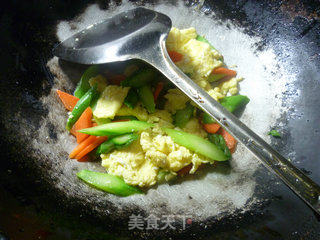 Scrambled Eggs with Asparagus recipe