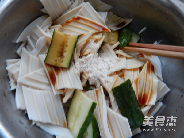 Cucumber Taro Noodles recipe