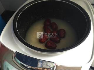 Two Rice Porridge with Figs and Red Dates recipe