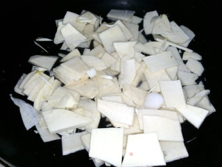 Stir-fried Bacon with Winter Bamboo Shoots recipe