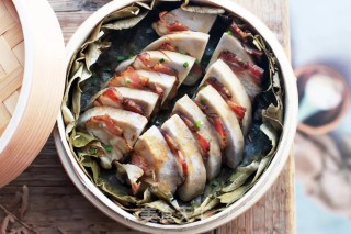 Steamed Bacon with Lotus and Taro recipe