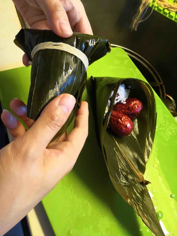 Traditional Northern Glutinous Rice and Red Dates Zongzi recipe