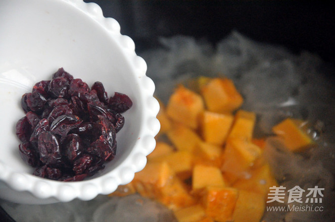 Cranberry Pumpkin Tremella Soup recipe