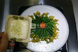 Stir-fried Milk Melon with Garlic recipe