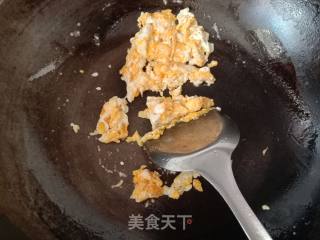 Stir-fried Dry Noodles with Fungus and Potato Leaves recipe