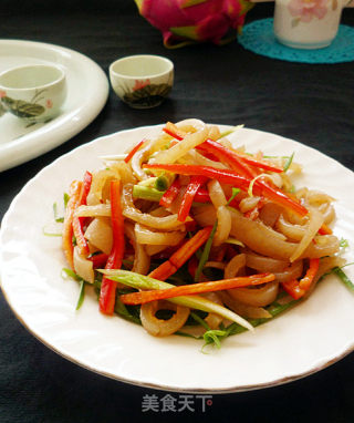 Garlic Sprouts Mixed with Pork Skin recipe