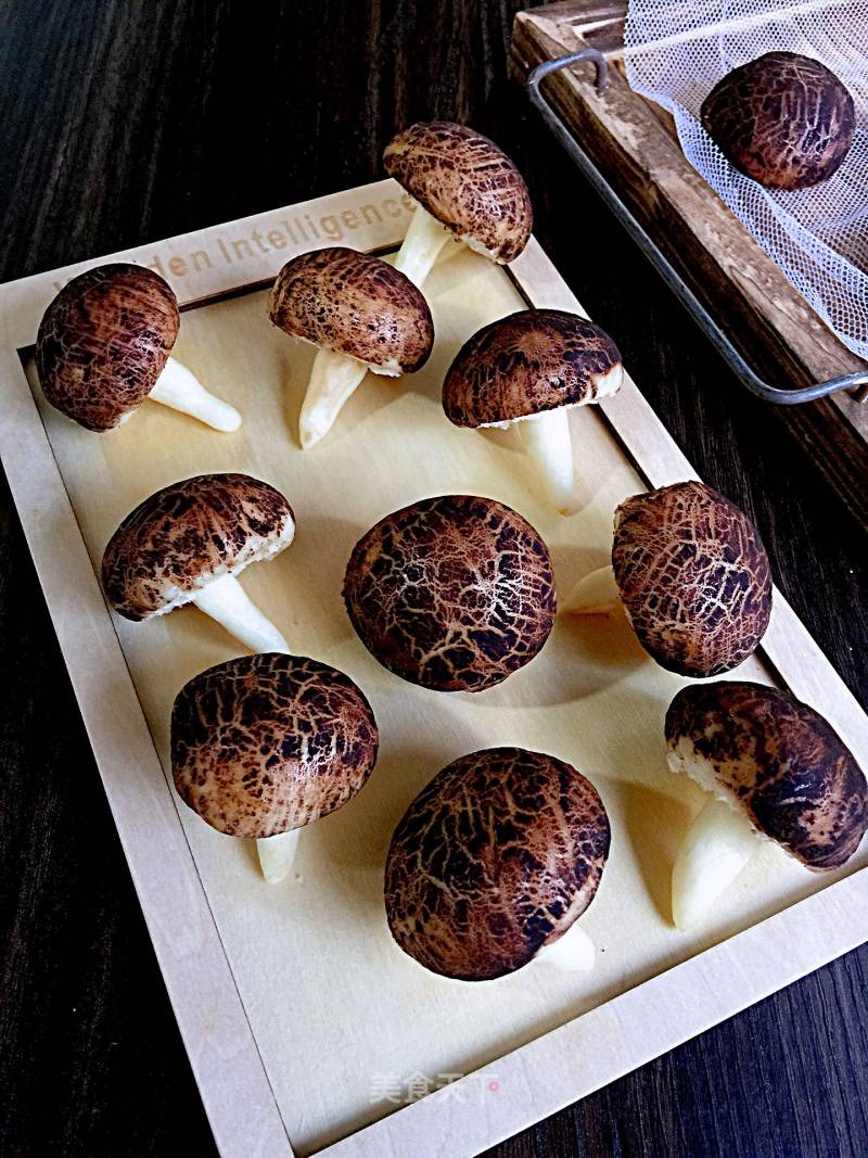 Simulation Shiitake Mushroom Stuffing Bun recipe