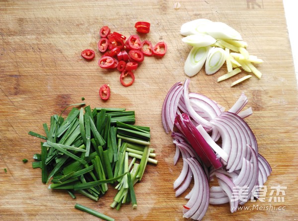 Spicy Seafood Fried Noodles recipe