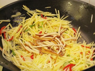 Stir-fried Tofu with Shredded Potatoes recipe