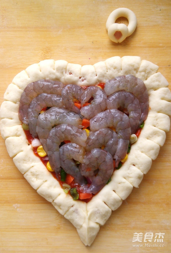 Shrimp Romantic Heart-shaped Pizza recipe