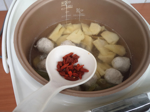 [pigball Spring Festival] Pork Belly Ball and Spring Bamboo Shoot Soup recipe