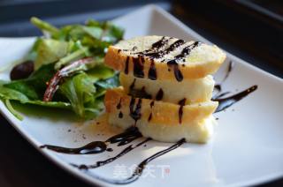 Brie Cheese, Balsamic Vinegar and Toast with Salad recipe