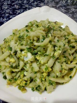 Fried Noodles with Chives and Minced Meat and Eggs recipe