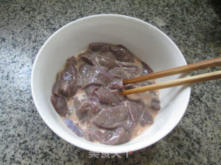 Stir-fried Pork Liver with Black Fungus and Cabbage recipe