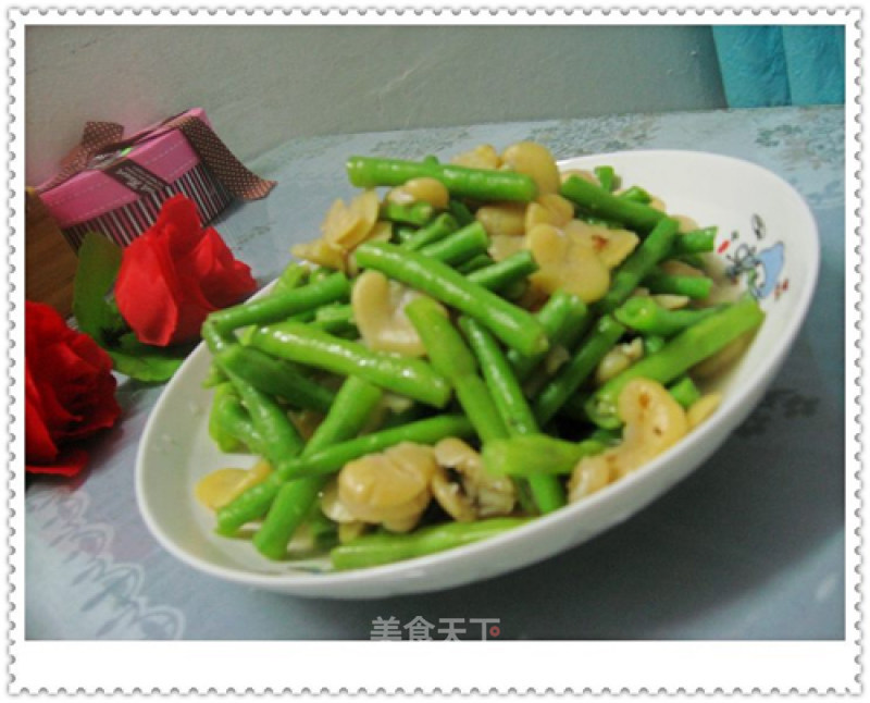 Stir-fried Broad Beans with Cowpeas recipe