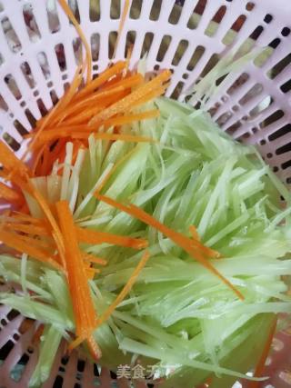 Stir-fried Shredded Pork with Lettuce recipe