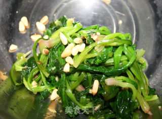 [spinach Transformation of The Greedy Parrot, A New Dish for Weight Loss] Spinach Cup with Pine Nuts recipe