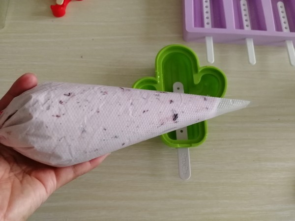 Jam Yogurt Ice Cream recipe