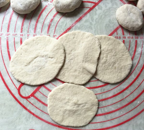 Shredded White Carrot Pork Bun recipe