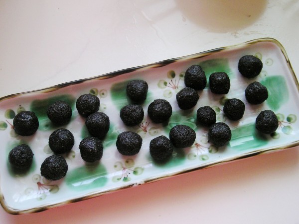 Black Sesame Lantern recipe